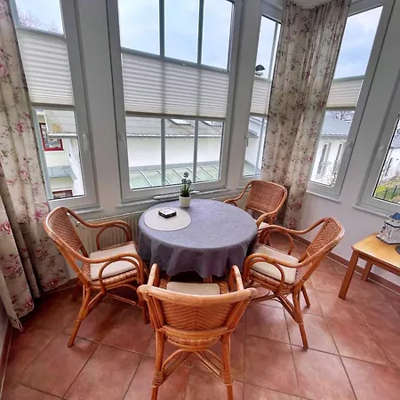 Villa Waldstrasse 10